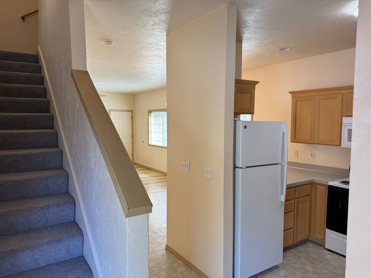 1547 Lincoln St - Photo 3 of 19