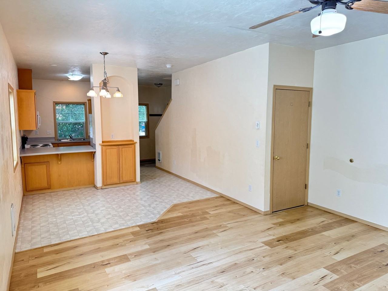 1547 Lincoln St - Photo 6 of 19
