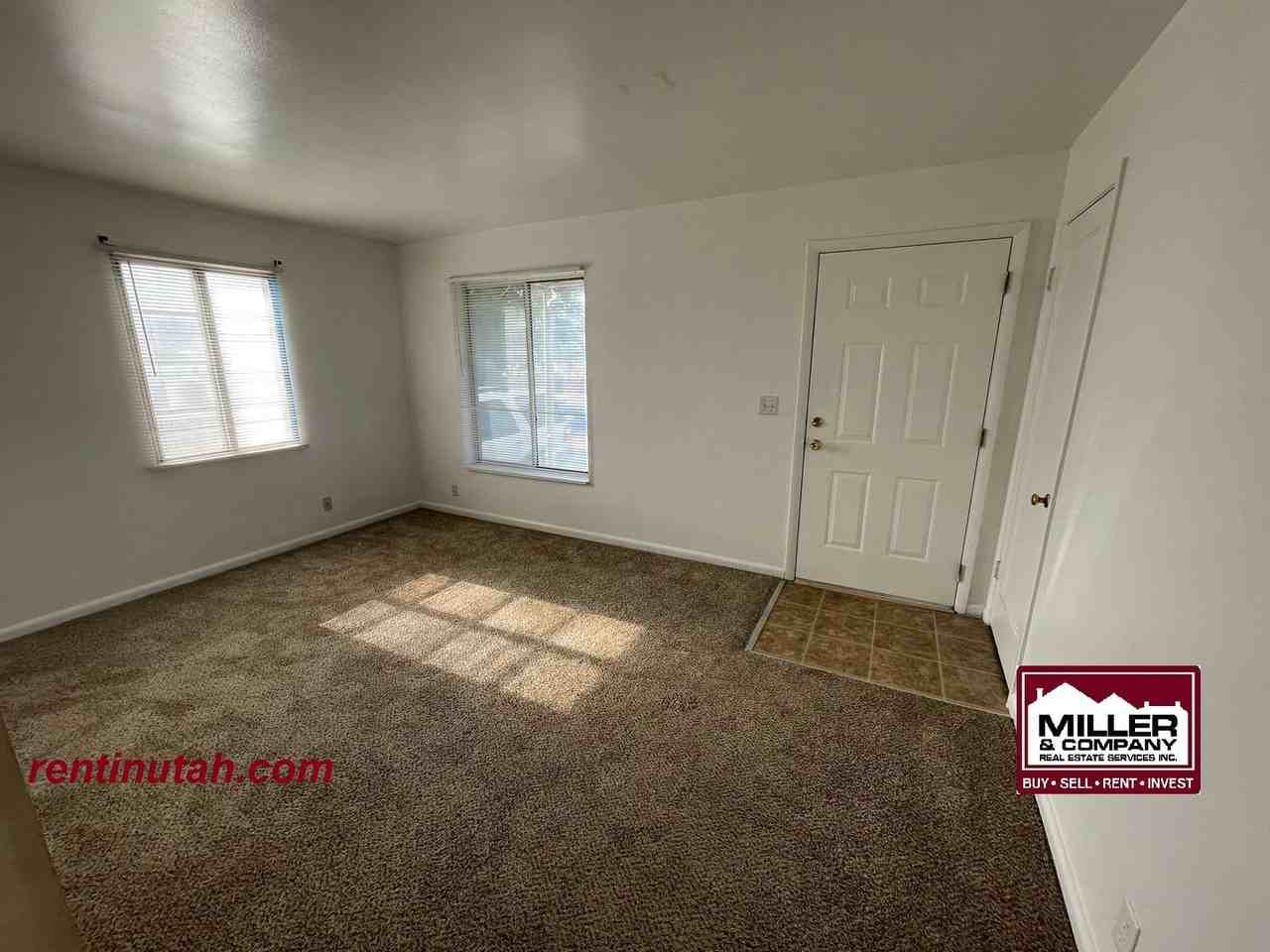 34 W Russett Ave #A - Photo 3 of 12