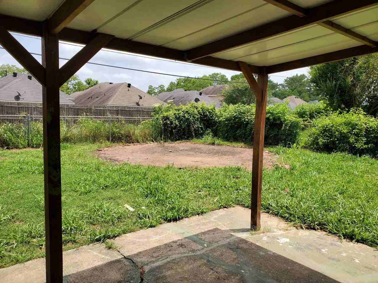 5309 Daffodil Ave - Photo 4 of 11