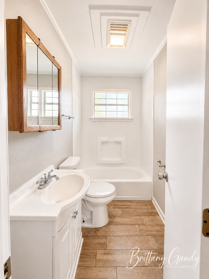 5309 Daffodil Ave - Photo 7 of 11