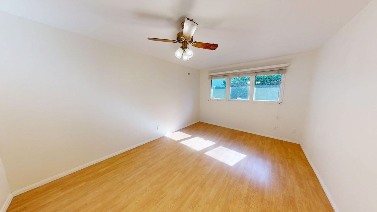 1811 Visalia Row - Photo 6 of 18
