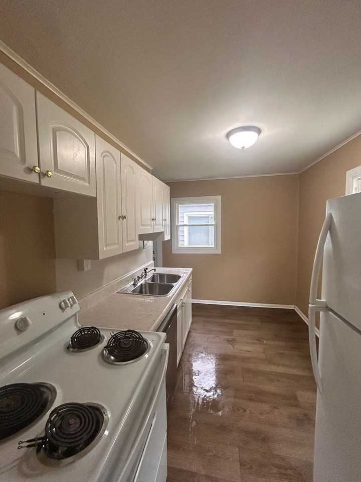 4206 Lillie St - Photo 3 of 7