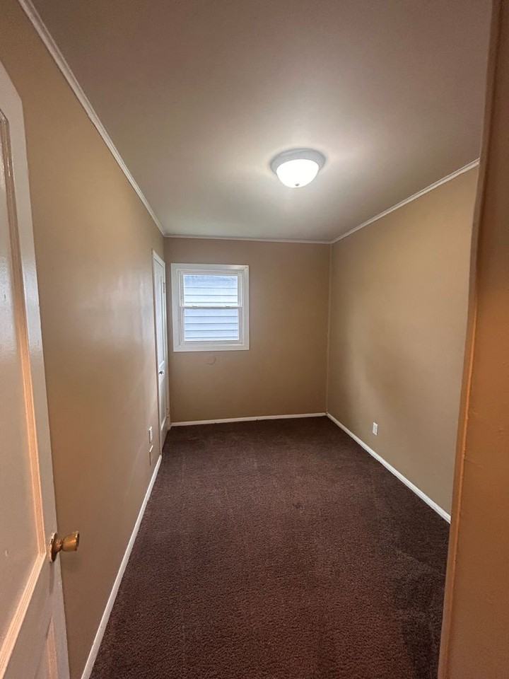 4206 Lillie St - Photo 4 of 7