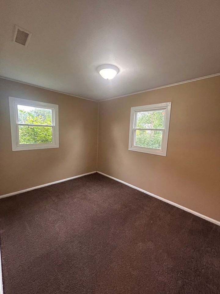 4206 Lillie St - Photo 5 of 7