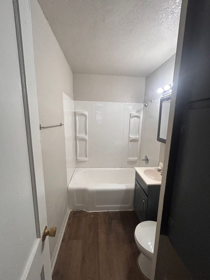 4206 Lillie St - Photo 7 of 7