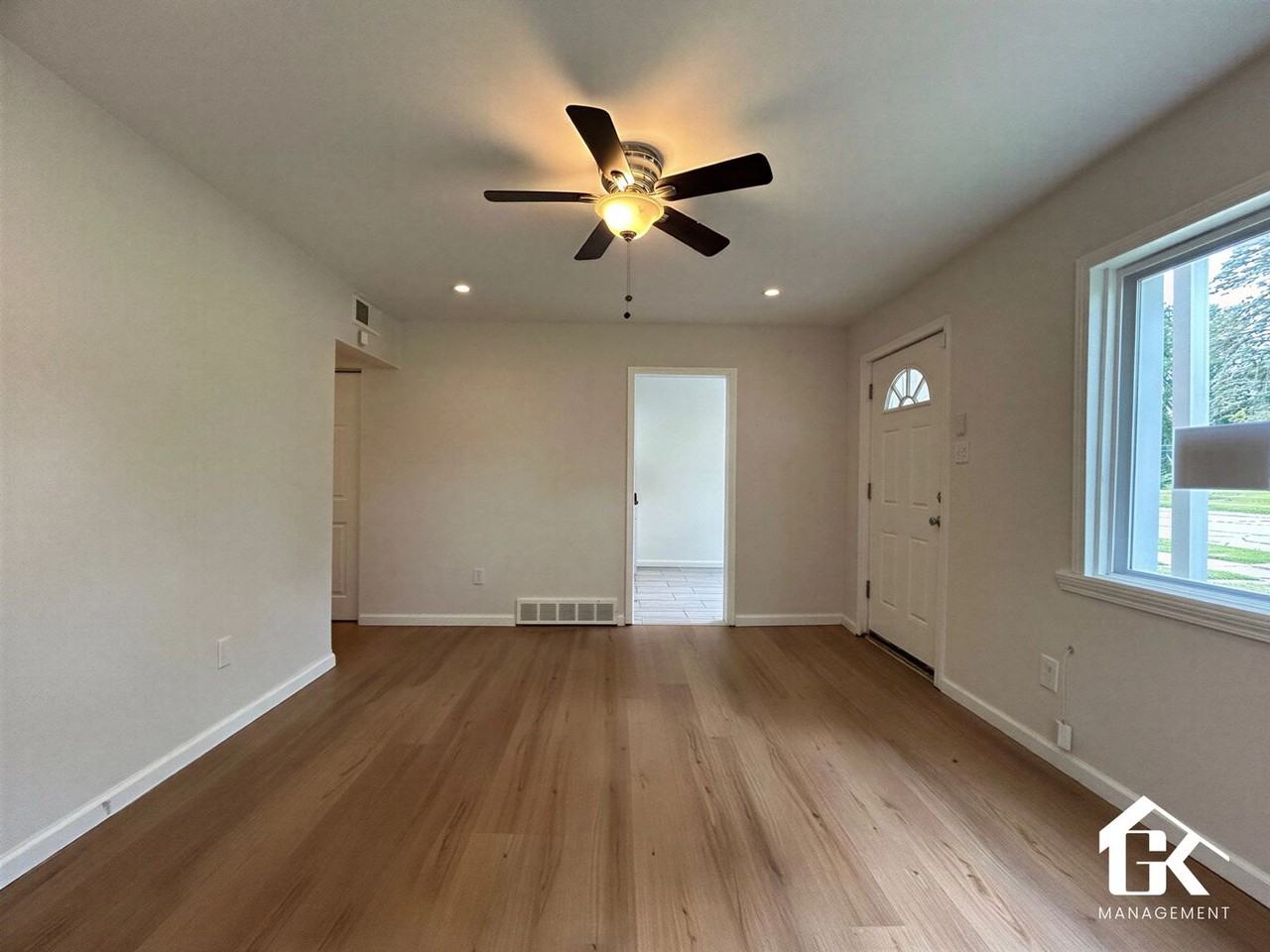 17310 Fenton St - Photo 2 of 15
