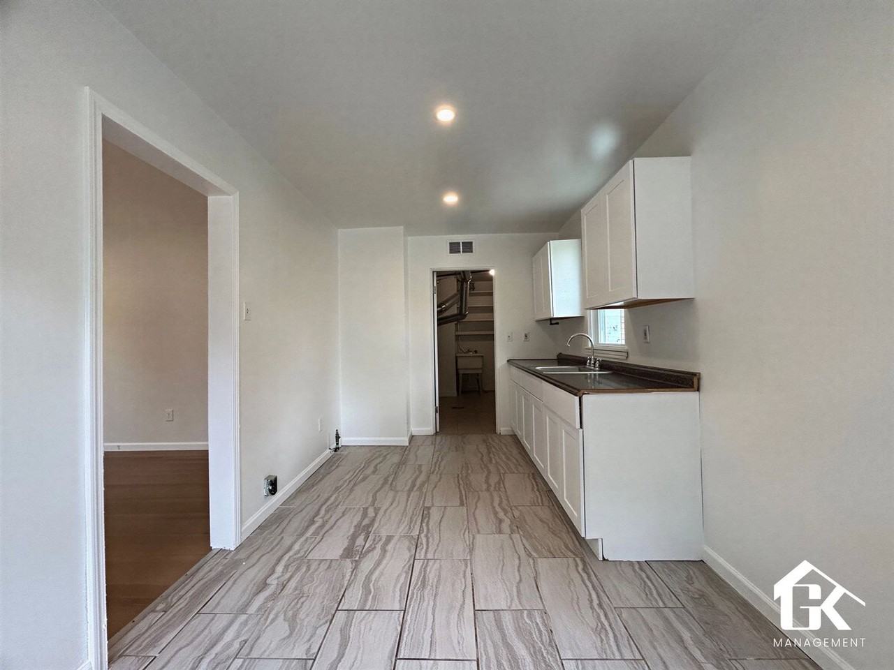 17310 Fenton St - Photo 6 of 15