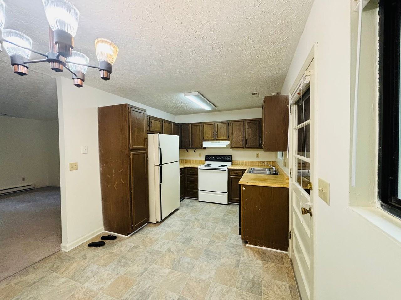 1813 Gardenspring Dr - Photo 7 of 24