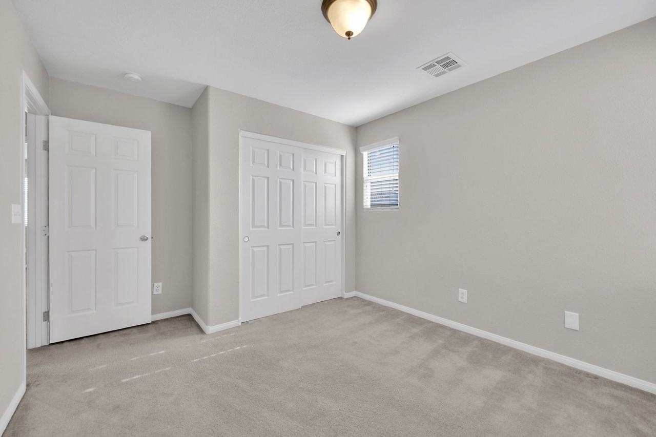 1548 Otero Valley Ct - Photo 6 of 39