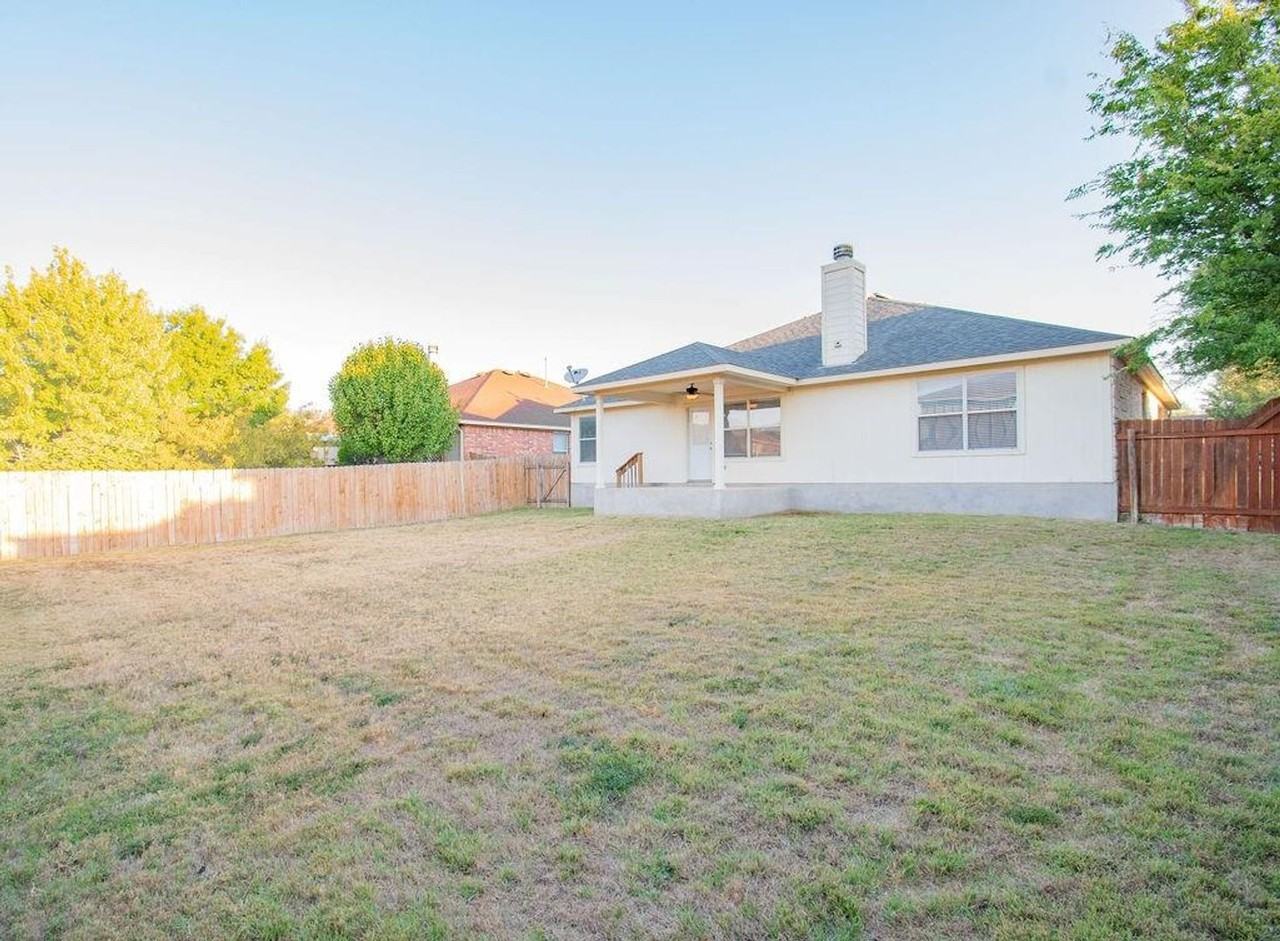 312 Pheasant Rdg - Photo 2 of 34