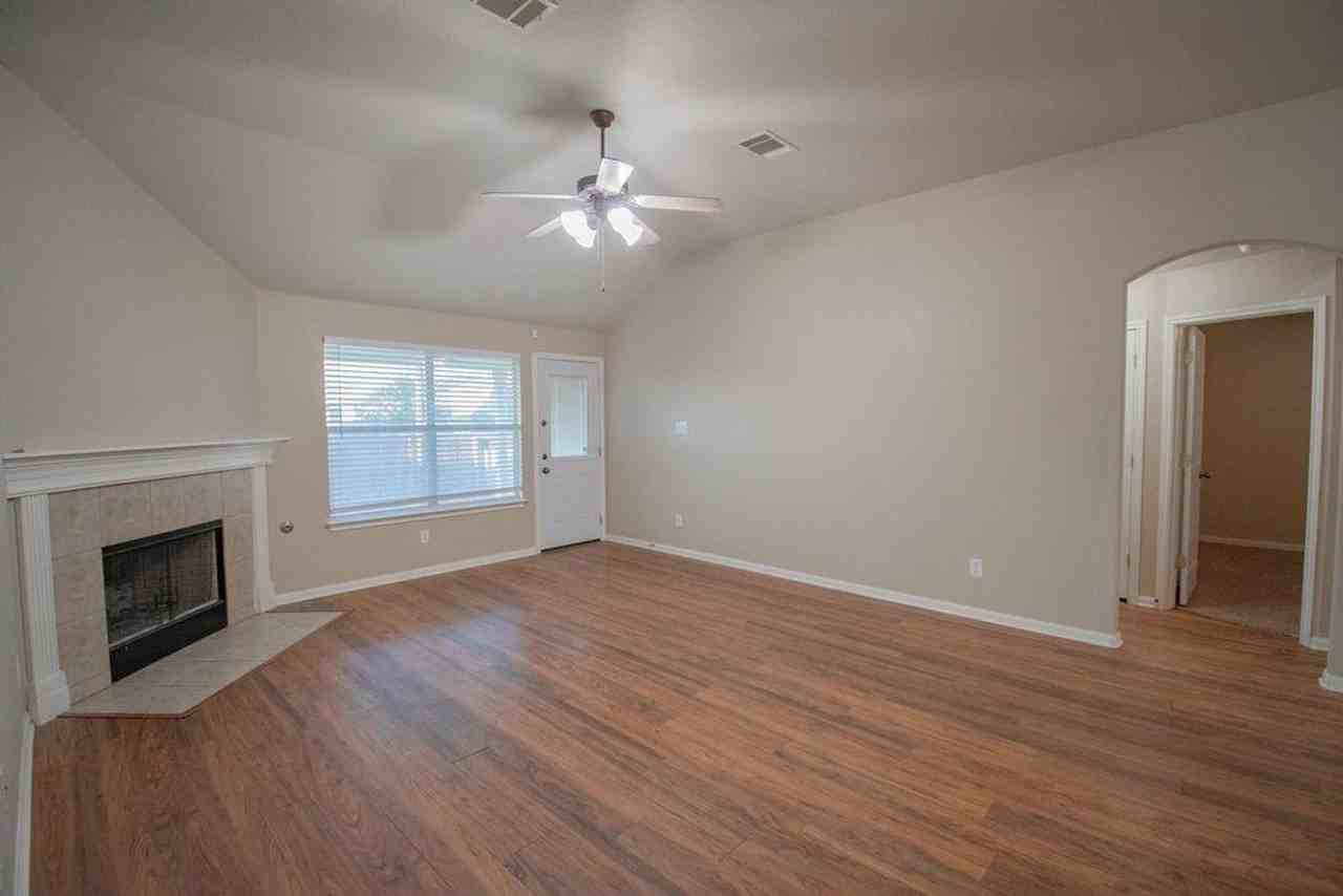 312 Pheasant Rdg - Photo 5 of 34