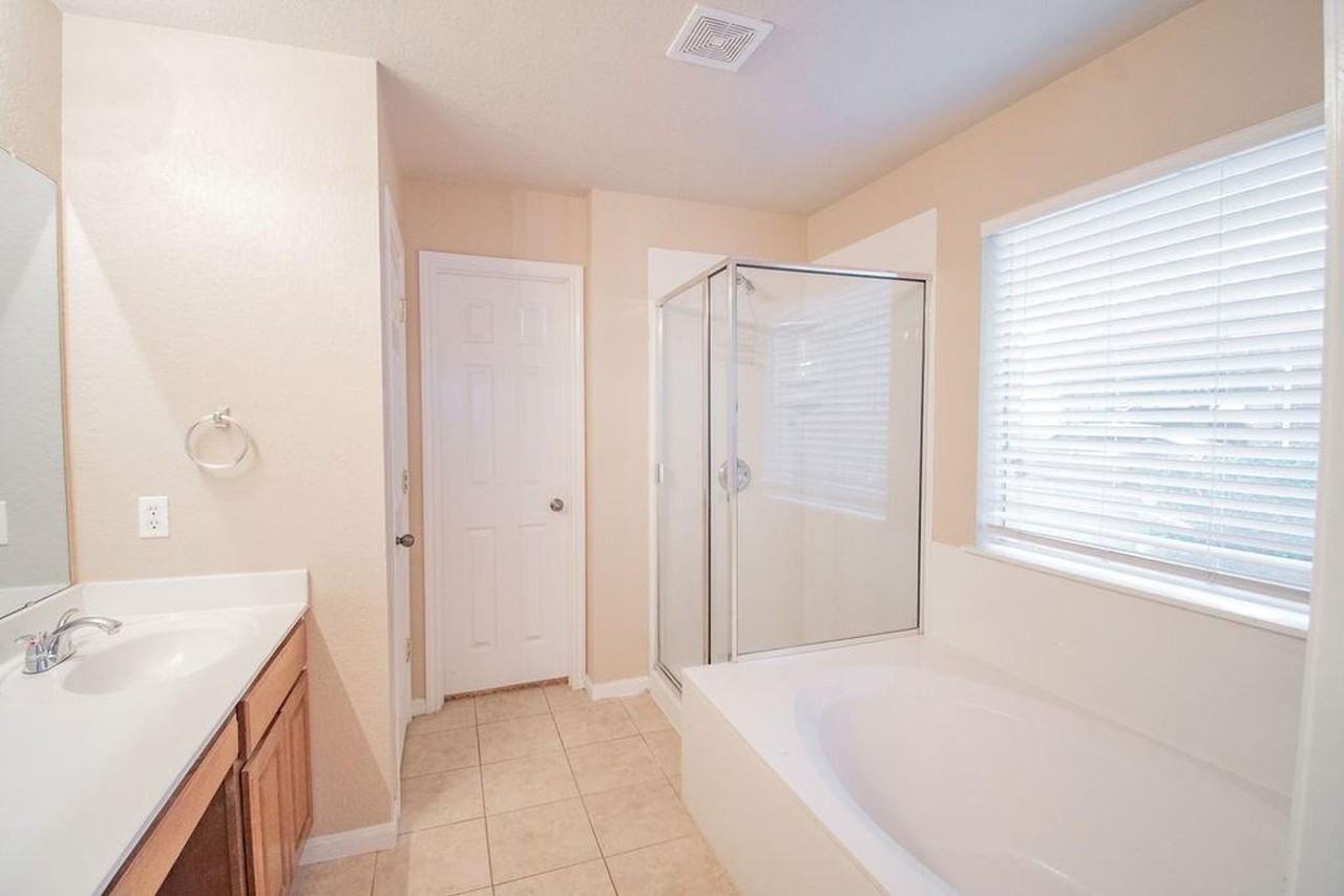 312 Pheasant Rdg - Photo 3 of 34