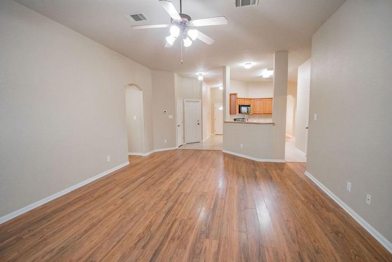 312 Pheasant Rdg - Photo 7 of 34