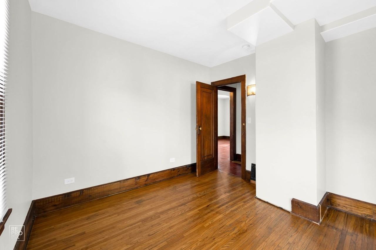 1009 Prairie St - Photo 4 of 10