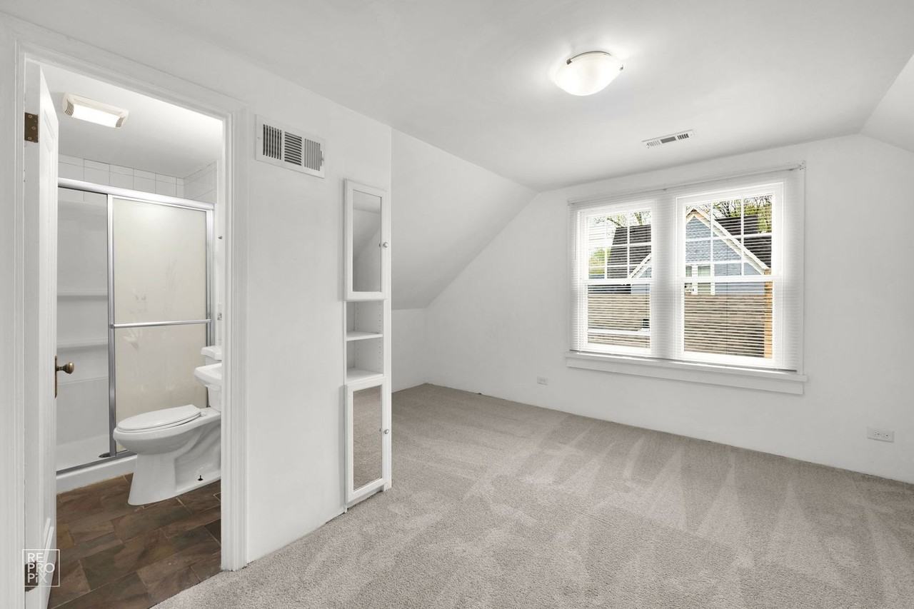 1009 Prairie St - Photo 7 of 10