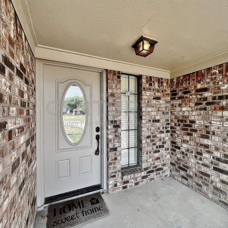 4808 Waxwing Dr - Photo 2 of 21