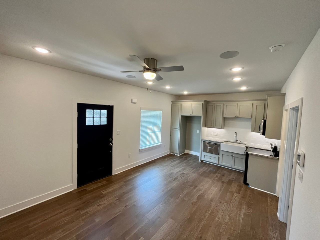 3850 W Somerville Ln - Photo 4 of 8