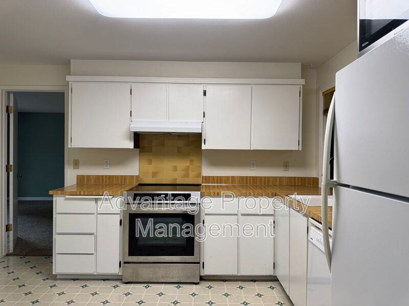 1440 Nw Meadowgreen Pl - Photo 2 of 30