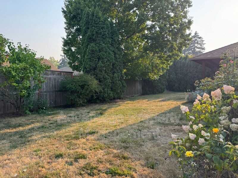 1440 Nw Meadowgreen Pl - Photo 6 of 30
