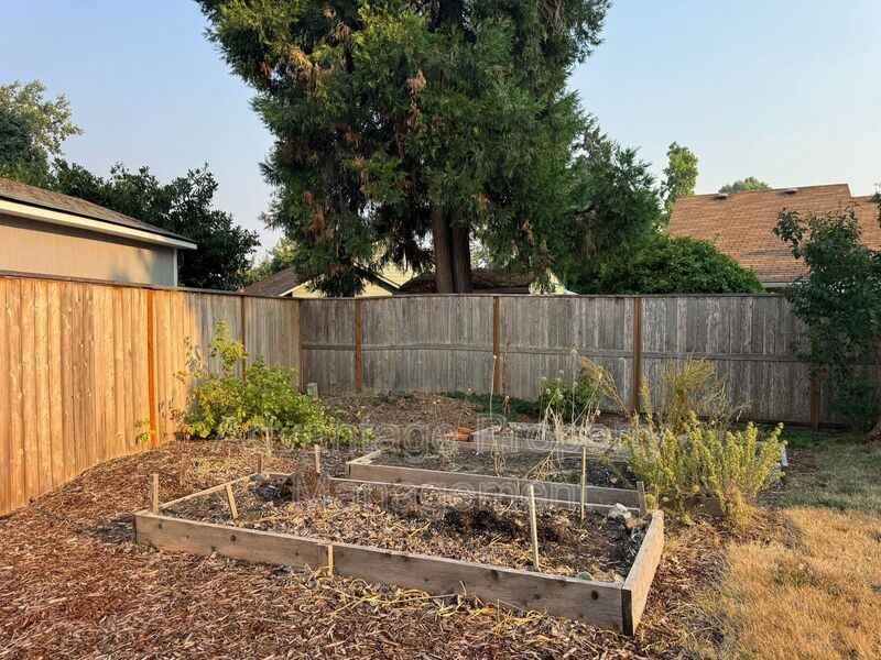 1440 Nw Meadowgreen Pl - Photo 7 of 30
