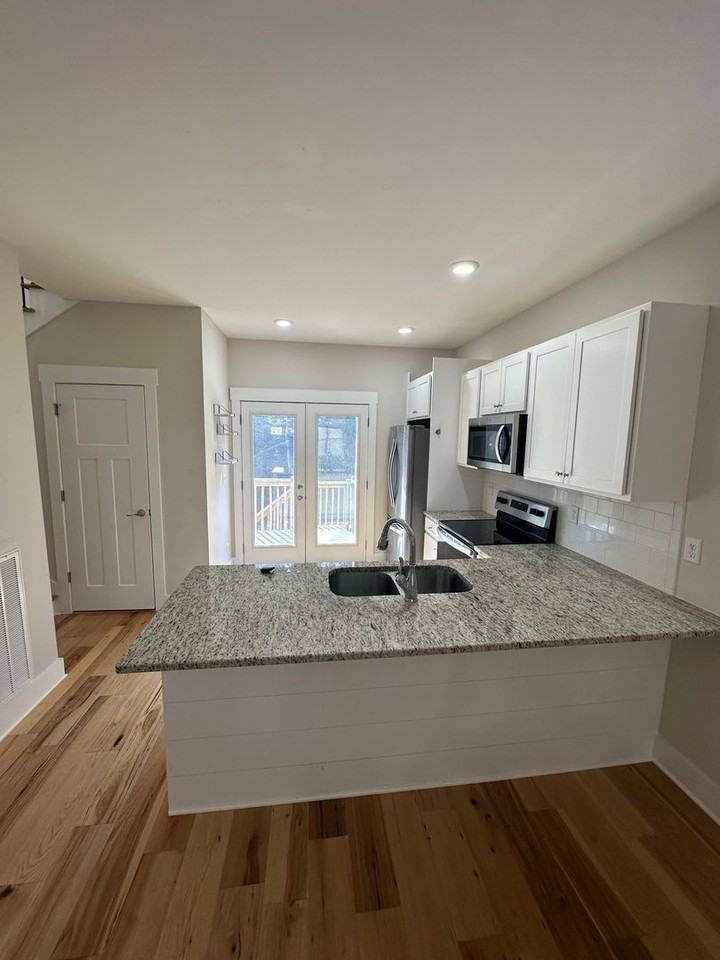 8492 Old Cleveland Pike - Photo 4 of 30