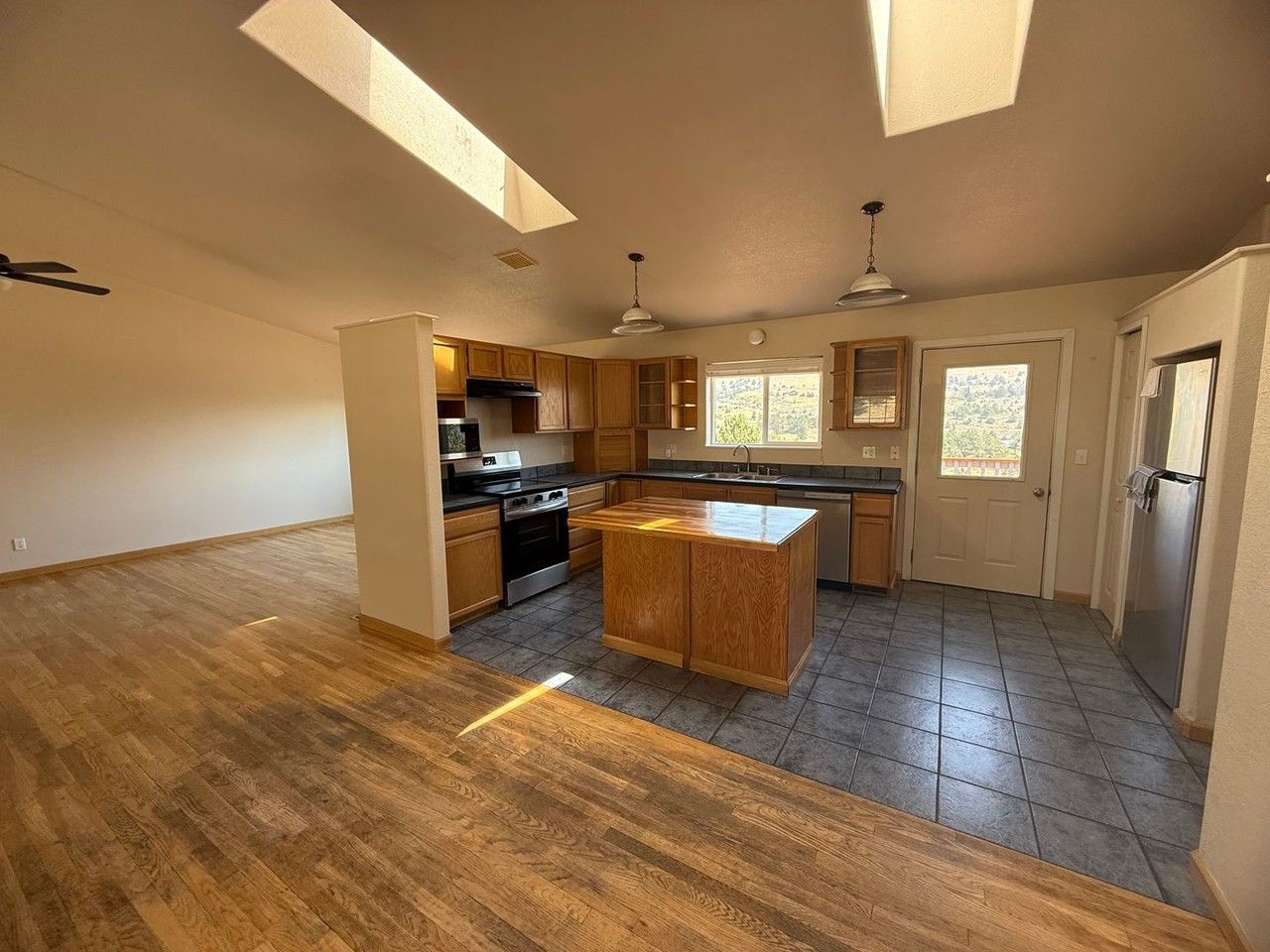 1839 Melanie Ct - Photo 7 of 31