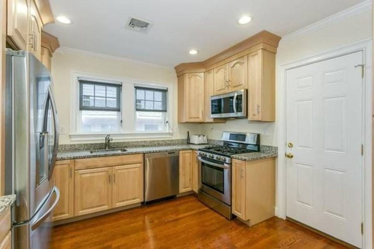 12 Eliot Cres - Photo 4 of 10