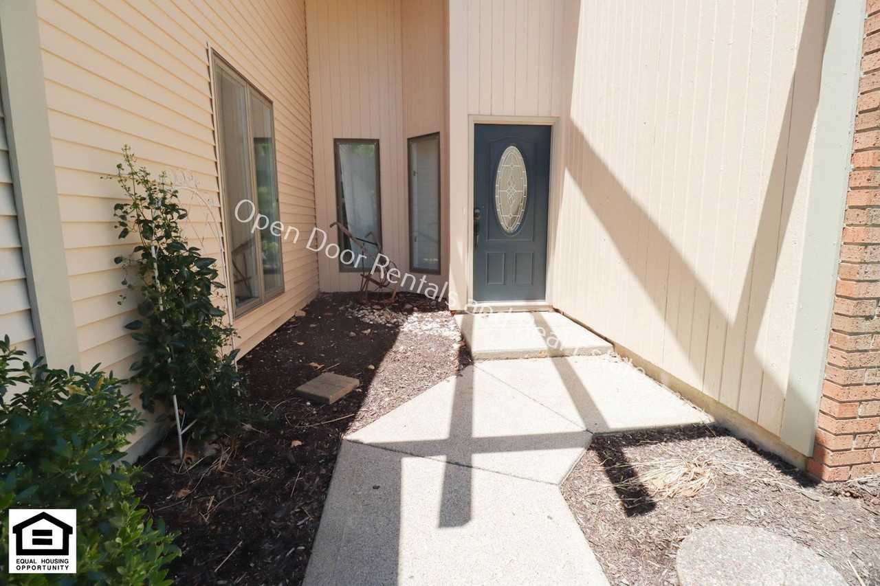 3216 Twisted Branch Pl - Photo 3 of 23