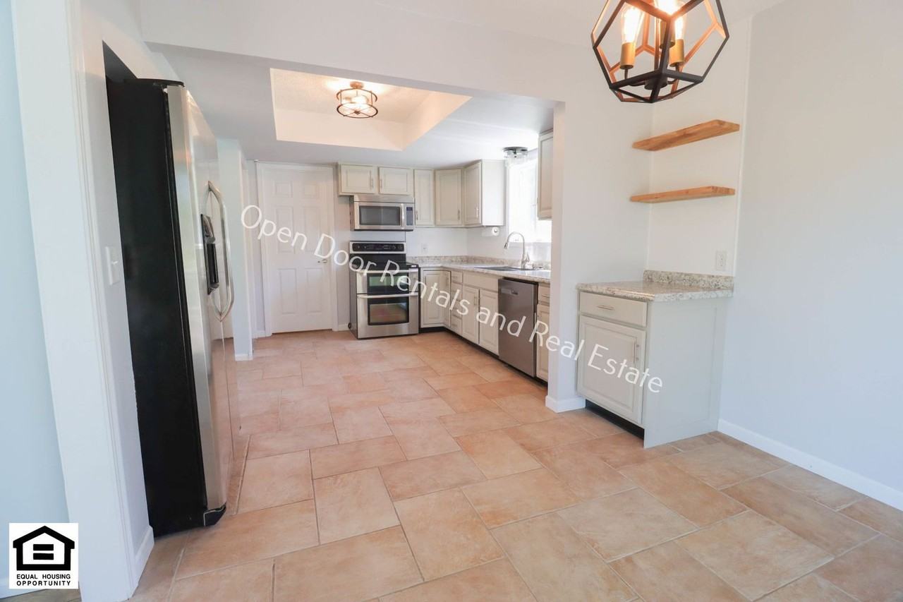 3216 Twisted Branch Pl - Photo 7 of 23