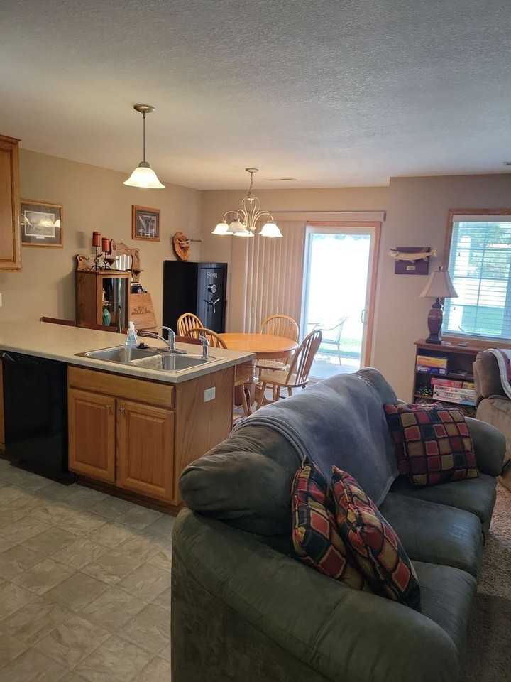 1790 Bennett St - Photo 7 of 15