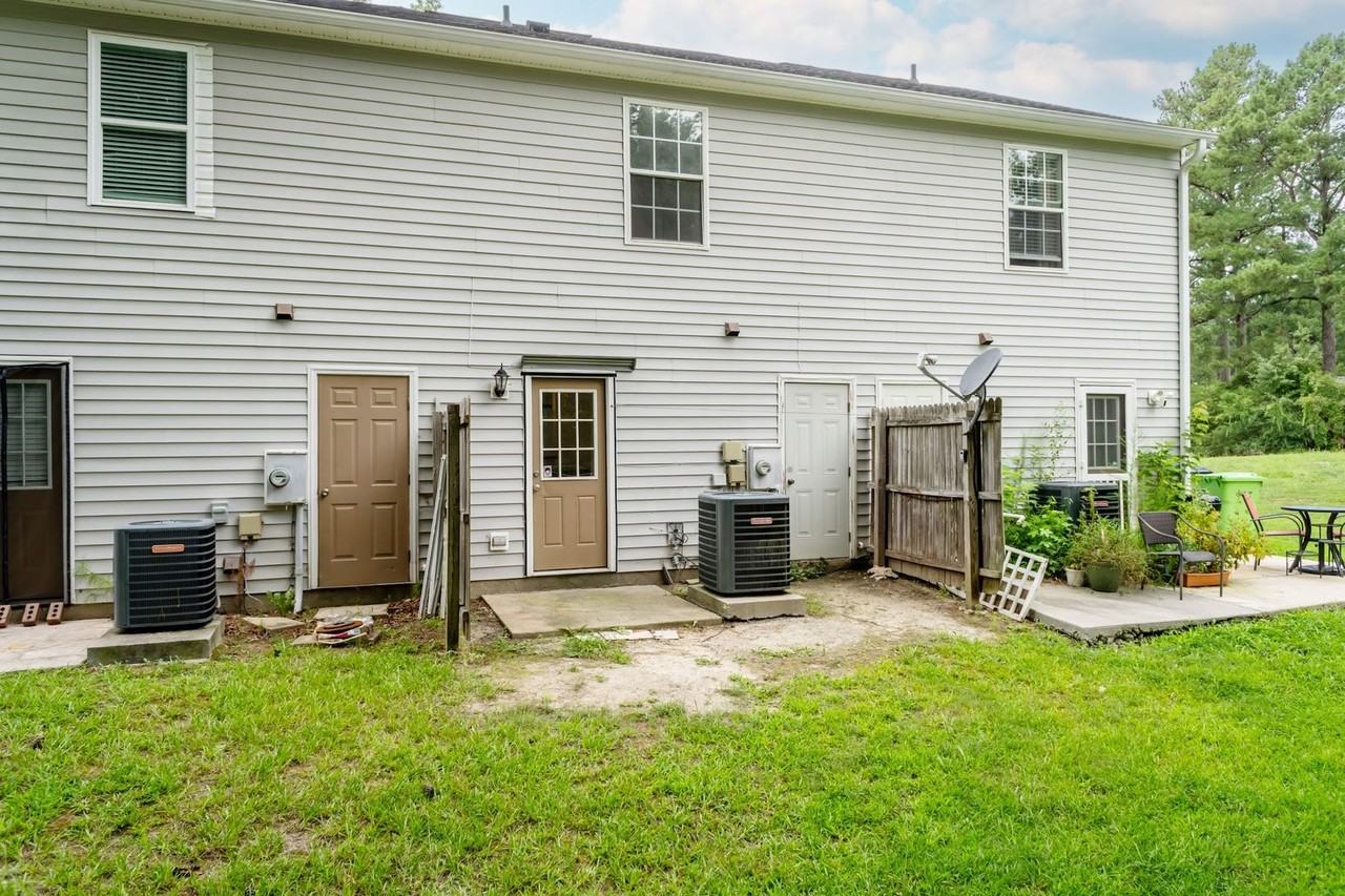 1825 Vintage Rd - Photo 5 of 23