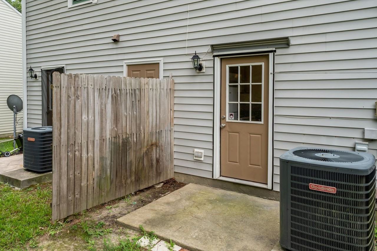 1825 Vintage Rd - Photo 6 of 23