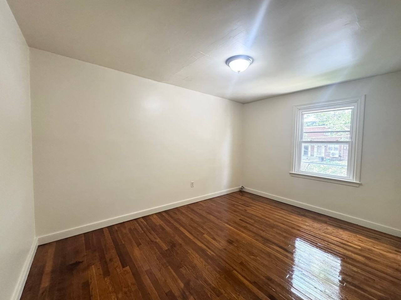 415 Fairview Ave - Photo 4 of 8