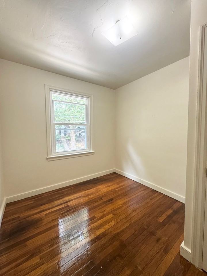 415 Fairview Ave - Photo 5 of 8