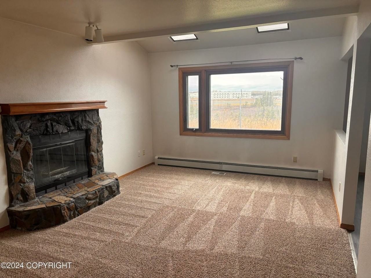 3470 Orbit Cir - Photo 3 of 12