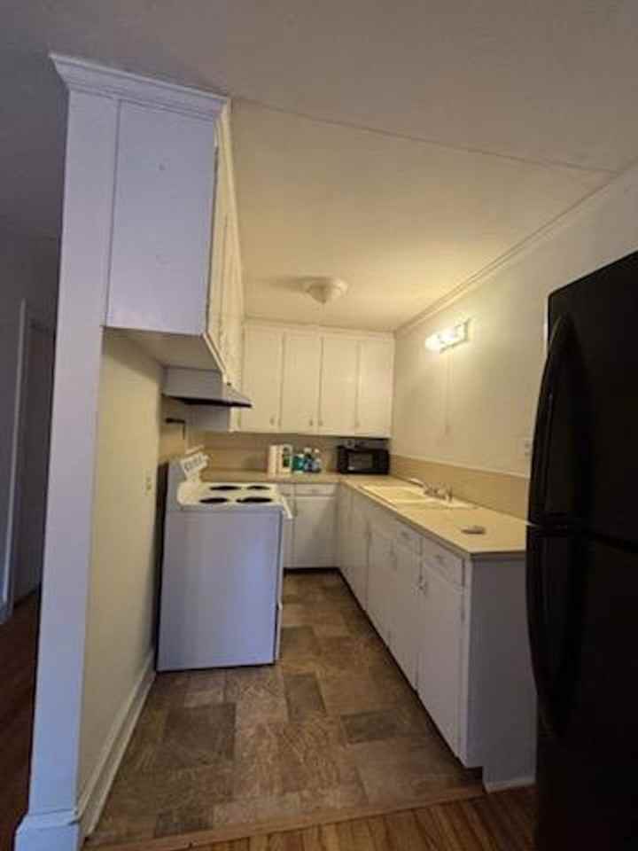 1803 E 6th St #6 - Photo 2 of 5