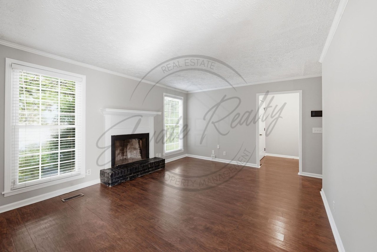 722 Heritage Square Dr - Photo 4 of 22