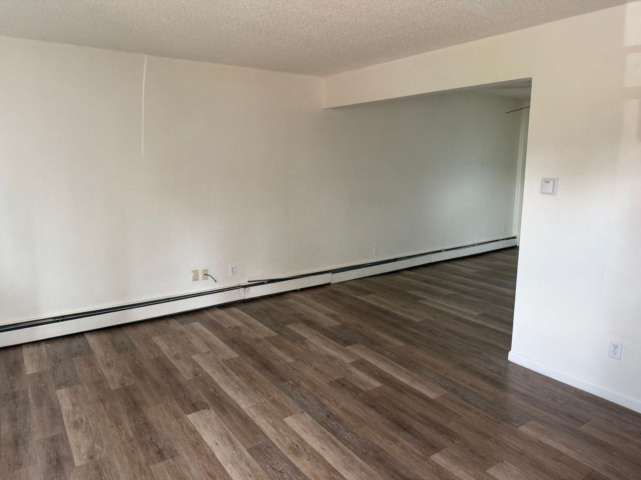 732 37th Avenue Ct - Photo 2 of 8