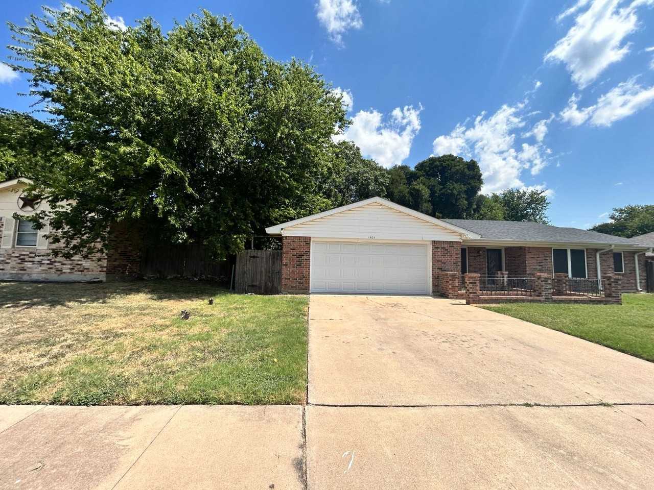 1605 Miranda Ave