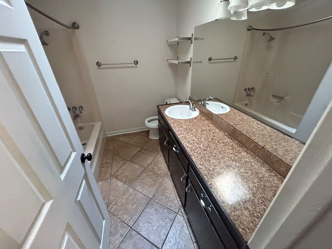 1605 Miranda Ave - Photo 4 of 7