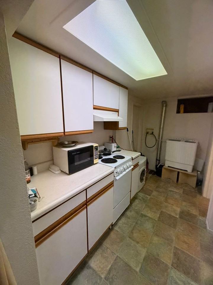 1069 N Meridian Rd - Photo 2 of 14