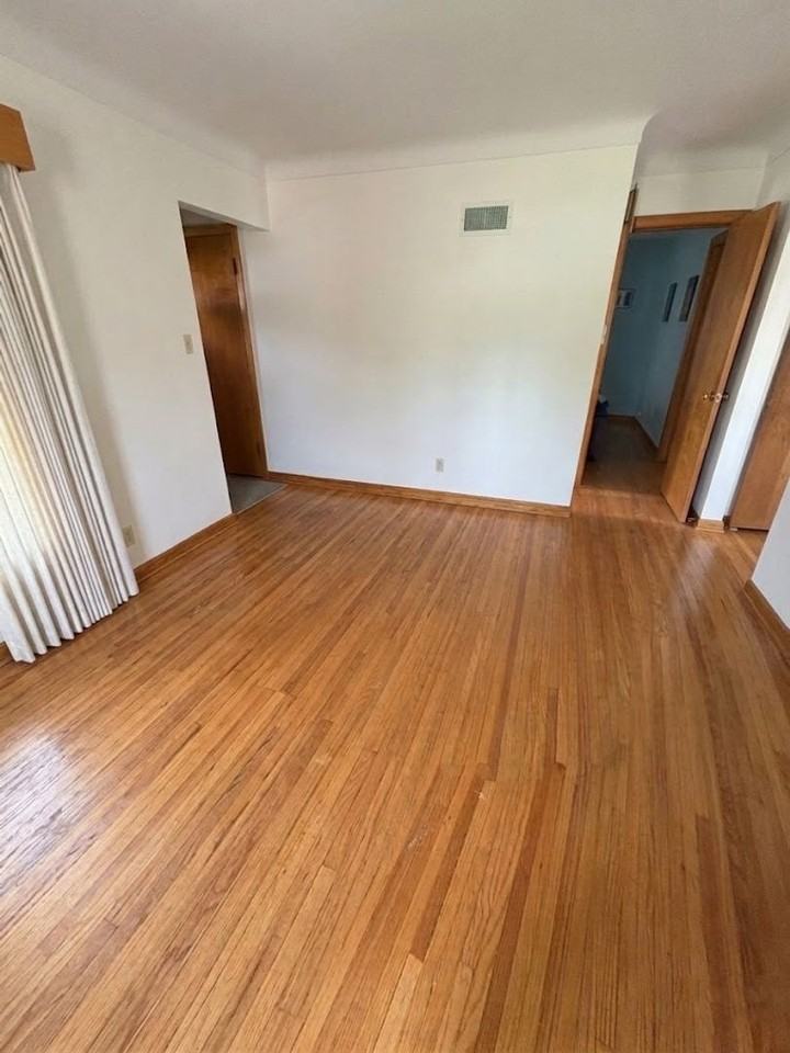 1324 Lyon Ave - Photo 5 of 7