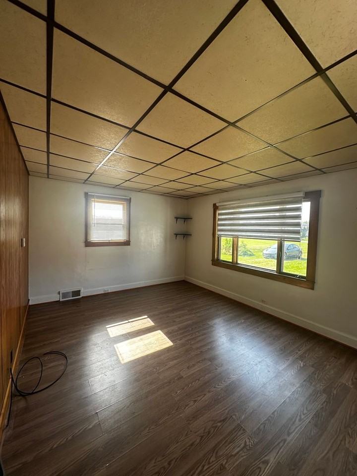 393 Jackson St - Photo 2 of 9