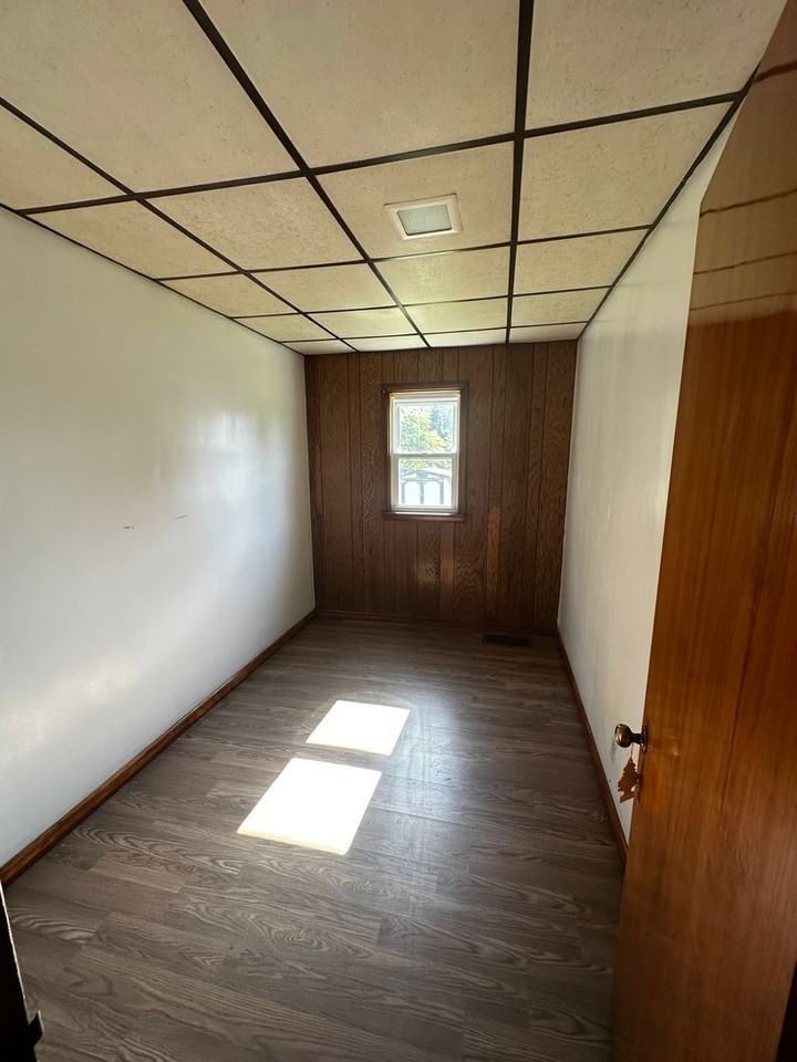 393 Jackson St - Photo 5 of 9
