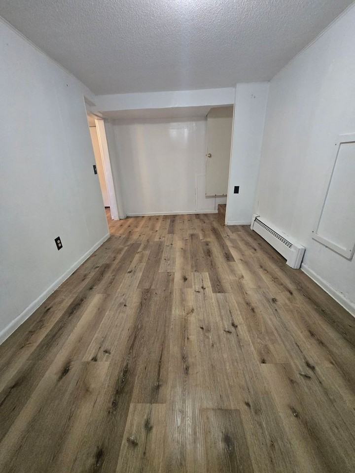 815 9th Ave Se #6 - Photo 7 of 10