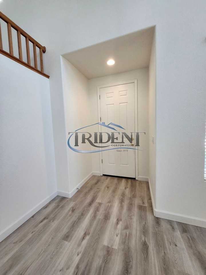 1218 Galston Dr - Photo 3 of 28