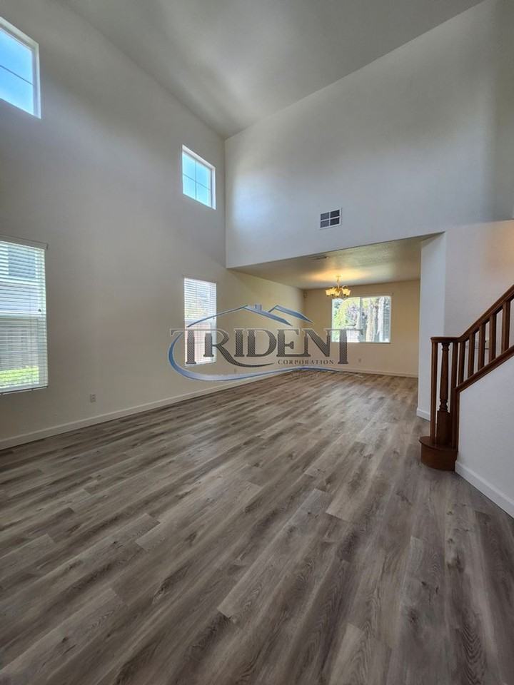 1218 Galston Dr - Photo 5 of 28