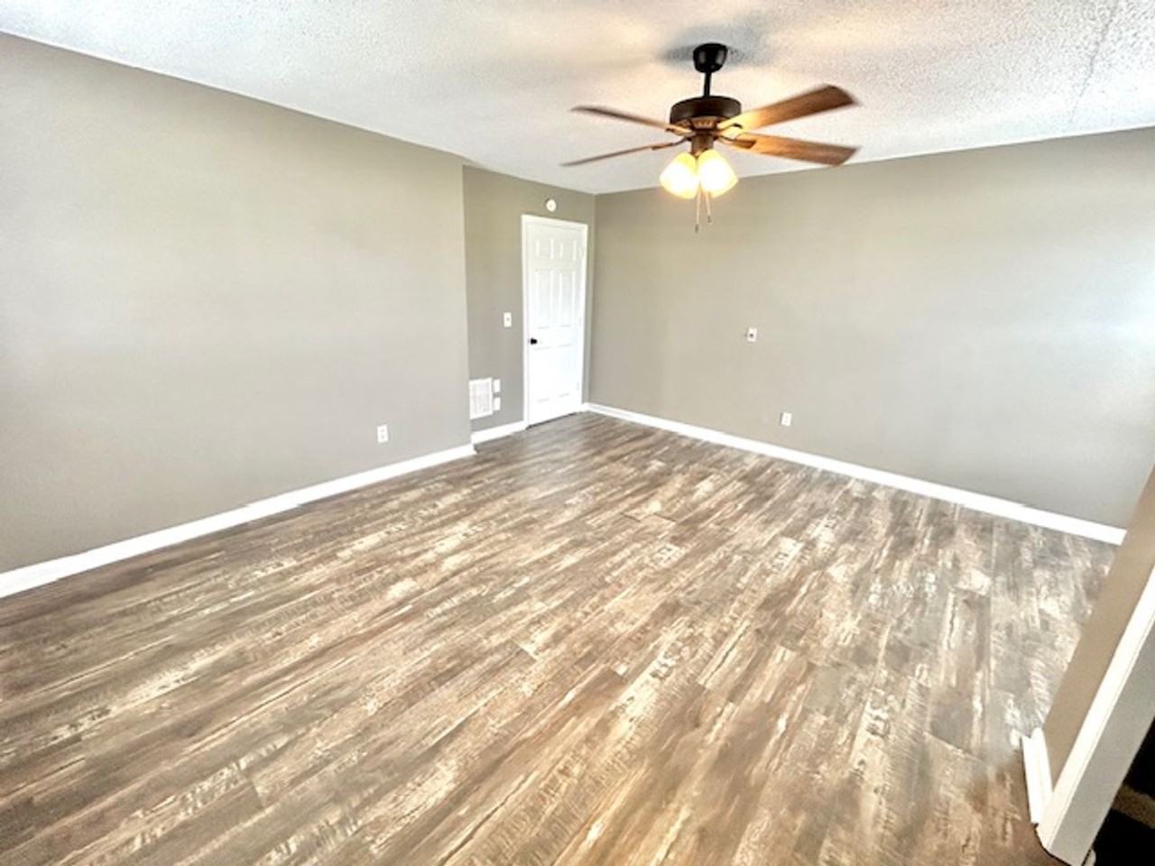 3514 Triana Blvd Sw - Photo 6 of 12