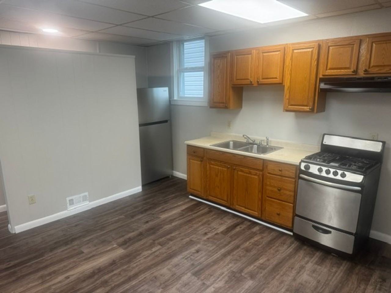 517 Walnut St - Photo 2 of 7